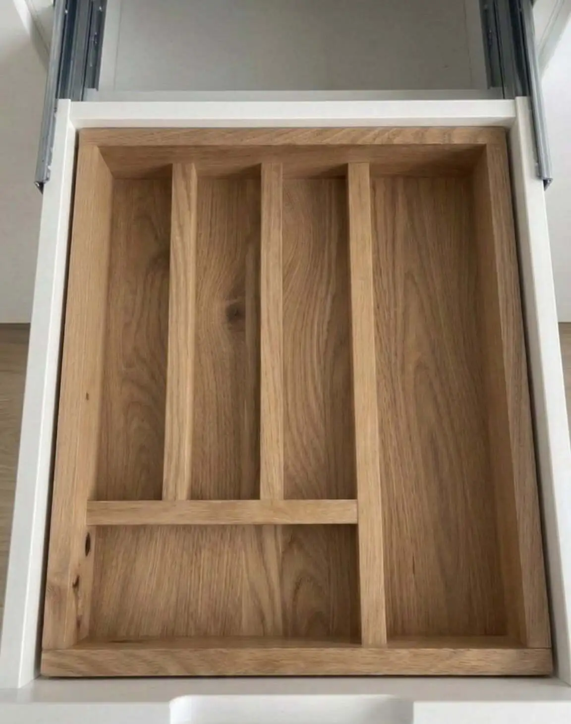 Drewniany organizer na sztućce do szuflady